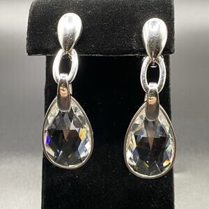 Vintage Swarovski Crystal Dangle Earrings Bezel Set Clip On